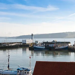 Harbourside With Private Parking Scarborough